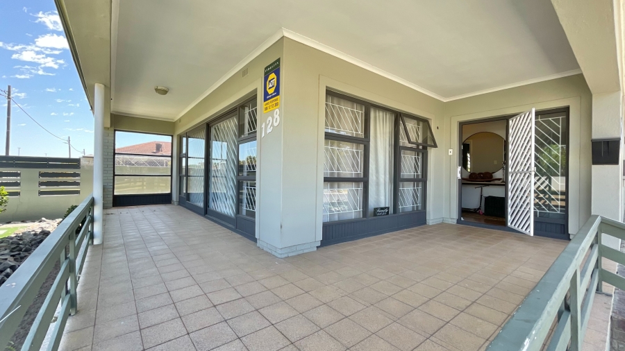 4 Bedroom Property for Sale in Rusthof Western Cape